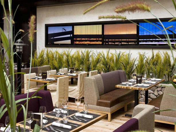 Imagen del bar/restaurante del Hotel The Nines, A Luxury Collection , Portland. Foto 7