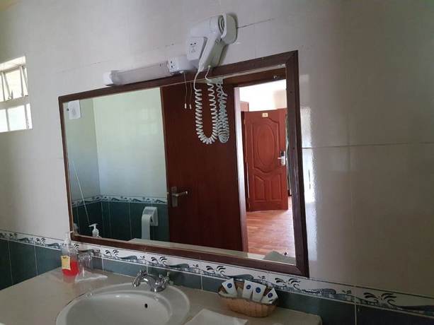 Imagen de la habitación del Hotel The Noble And Conference Center. Foto 13