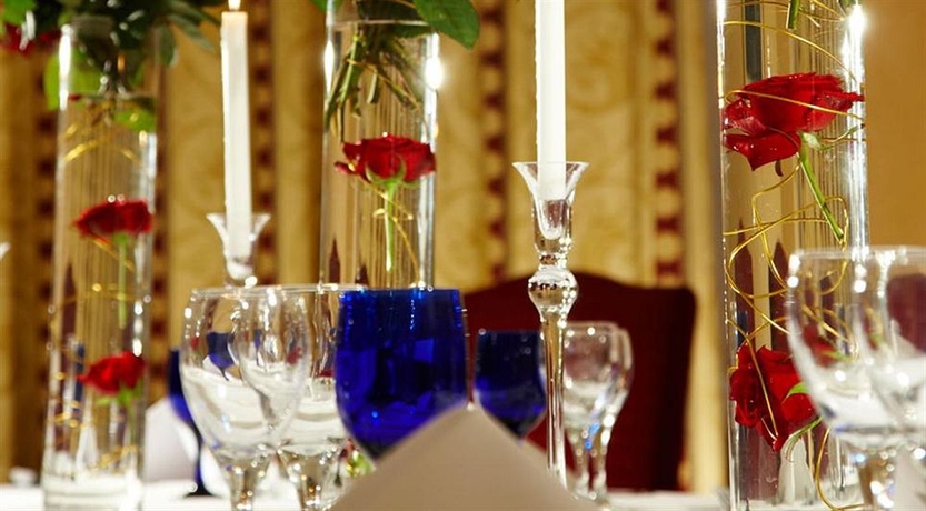 Imagen del bar/restaurante del Hotel The Norfolk Royale. Foto 3