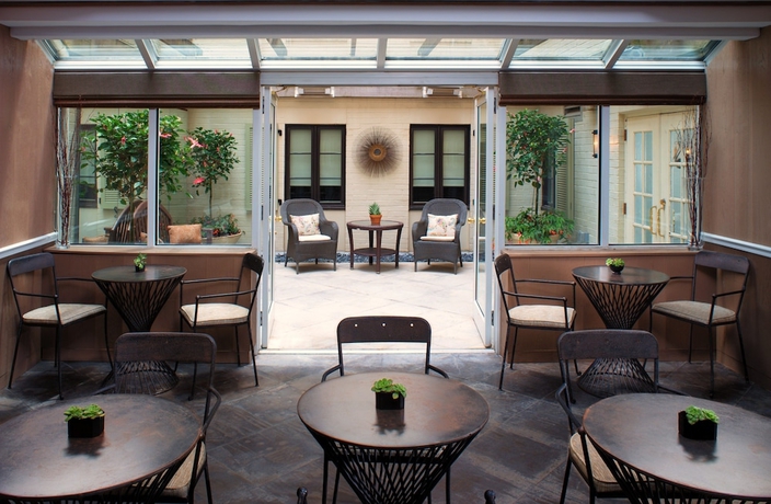 Imagen del bar/restaurante del Hotel The Normandy, Dupont Circle. Foto 3