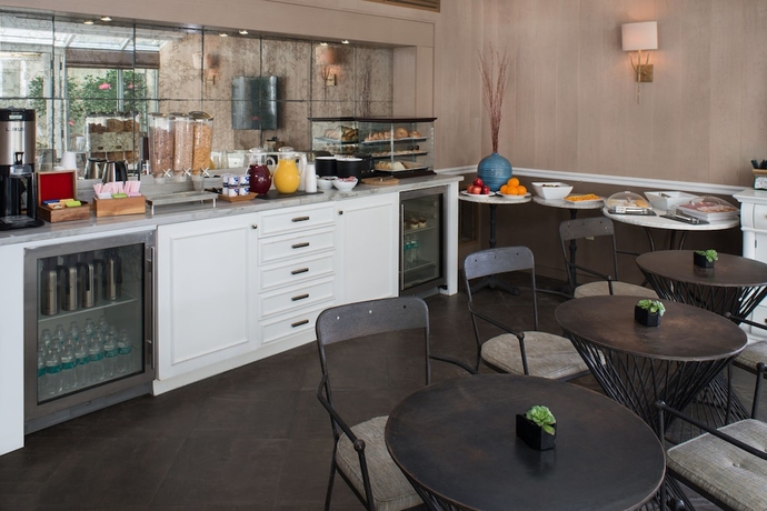 Imagen del bar/restaurante del Hotel The Normandy, Dupont Circle. Foto 4