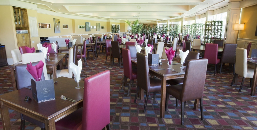 Imagen del bar/restaurante del Hotel The Normandy, Renfrew . Foto 4