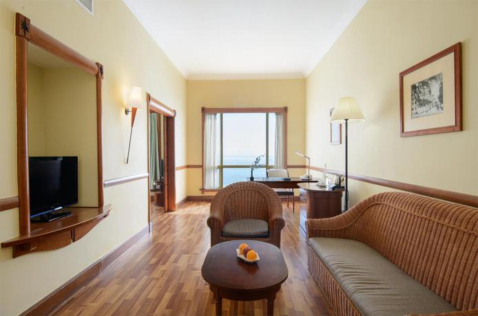 Imagen de la habitación del Hotel The Northam All Suite Penang. Foto 7