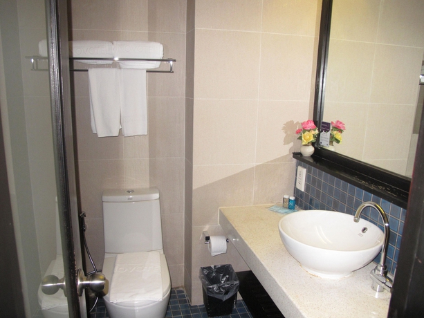 Imagen de la habitación del Hotel The Nouveau Chumphon Beach Resort And Golf. Foto 4