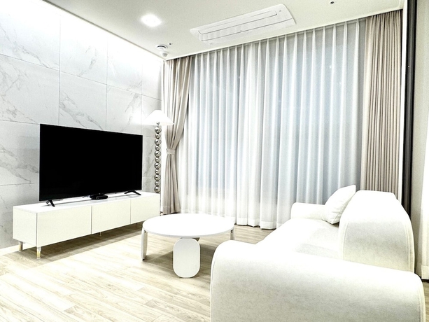 Imagen de la habitación del Hotel The November Stay Guri. Foto 8