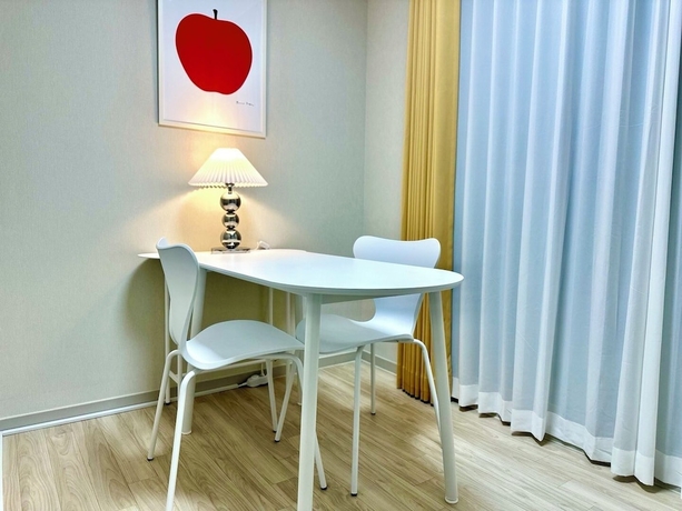Imagen de la habitación del Hotel The November Stay Guri. Foto 9