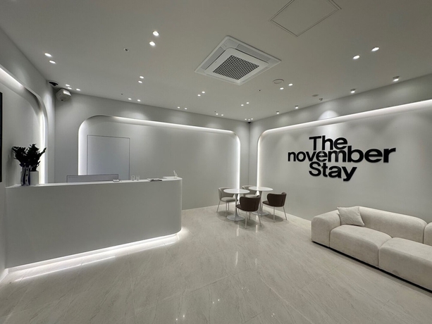 Imagen de los interiores del Hotel The November Stay Guri. Foto 16