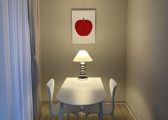 Imagen de la habitación del Hotel The November Stay Guri. Foto 12