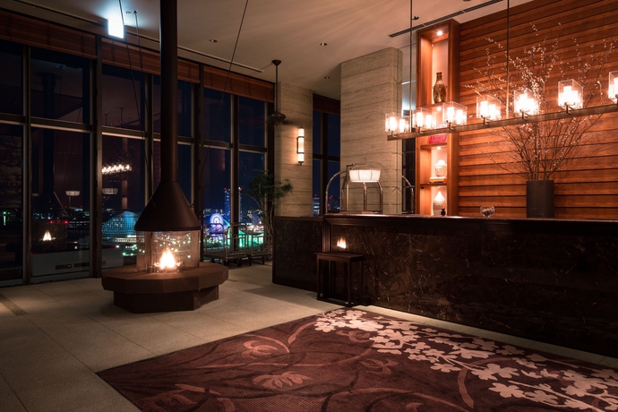 Imagen del bar/restaurante del Hotel The ORIENT. Foto 2