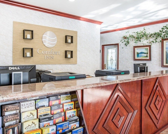 Imagen de los interiores del Hotel The Oakhurst Inn. Foto 16