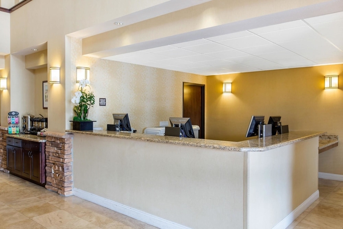 Imagen de los interiores del Hotel The Oaks Paso Robles. Foto 16