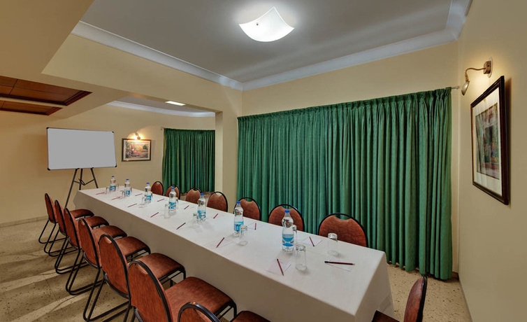 Imagen de los interiores del Hotel The Oakwood. Foto 5