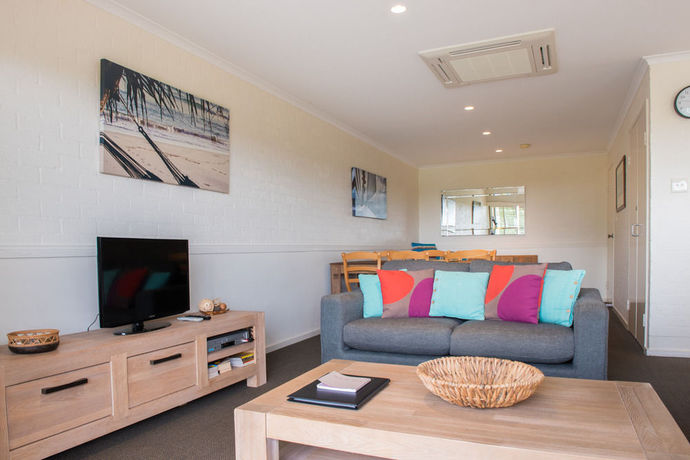 Imagen de los interiores del Hotel The Oasis Apartments and Treetop Houses. Foto 14