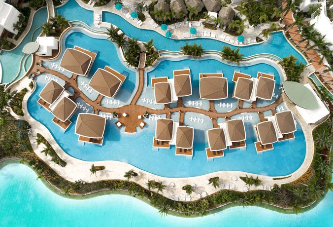 Imagen de los exteriores del Hotel The Oasis Tower at Seminole Hard Rock. Foto 11