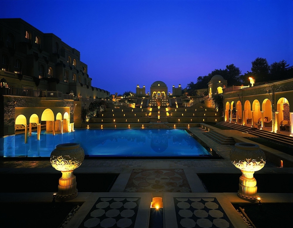 Imagen de la piscina del Hotel The Oberoi Amarvilas, Agra. Foto 15