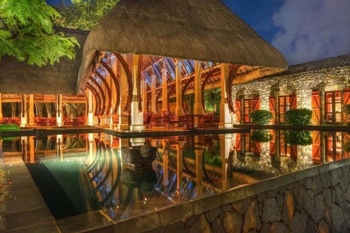Imagen del bar/restaurante del Hotel The Oberoi Beach Resort, Mauritius. Foto 3