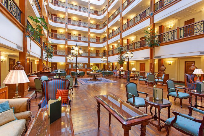Imagen del bar/restaurante del Hotel The Oberoi Cecil, Shimla. Foto 2