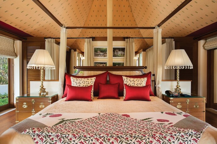 Imagen de la habitación del Hotel The Oberoi Sukhvilas Resort & Spa. Foto 7