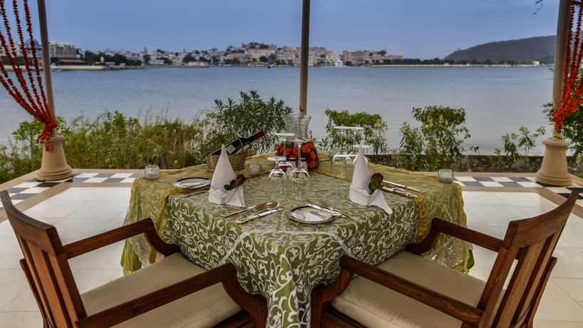 Imagen del bar/restaurante del Hotel The Oberoi Udaivilas. Foto 2