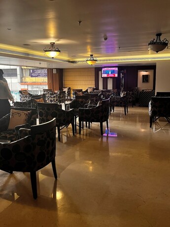 Imagen del bar/restaurante del Hotel The Ocean Pearl. Foto 12