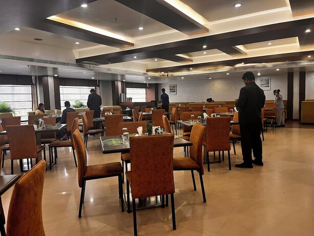 Imagen del bar/restaurante del Hotel The Ocean Pearl. Foto 13