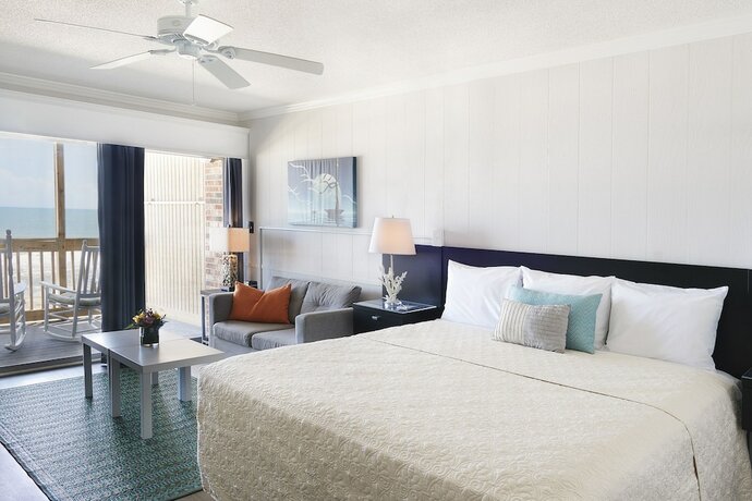 Imagen de la habitación del Hotel The Oceanfront Litchfield Inn. Foto 12