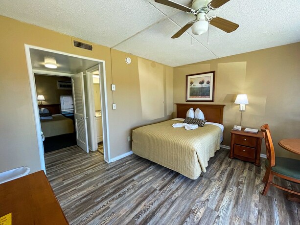 Imagen de la habitación del Hotel The Oceanfront Viking Motel. Foto 13
