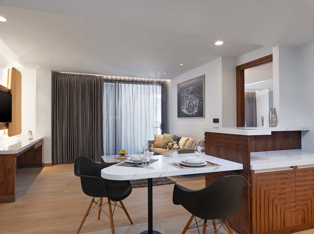 Imagen de la habitación del Hotel The Oceanic Sportel. Foto 16