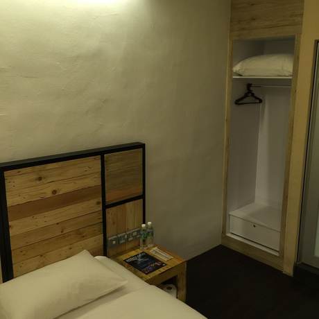 Imagen de la habitación del Hotel The Oikos. Foto 12