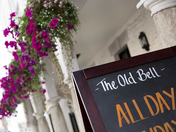 Imagen de los interiores del Hotel The Old Bell Inn. Foto 13