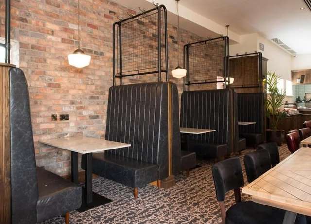 Imagen del bar/restaurante del Hotel The Old Borough by Wetherspoon. Foto 2