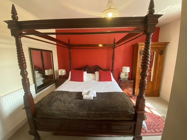 Imagen de la habitación del Hotel The Old Court. Foto 7