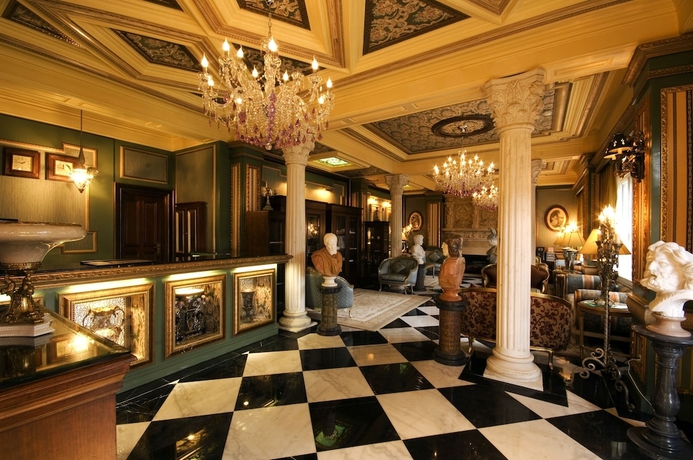 Imagen de los interiores del Hotel The Old England Manor. Foto 19