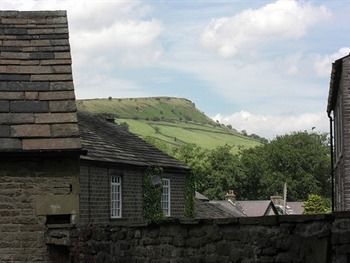 Imagen de los exteriores del Hotel The Old Hall Inn. Foto 7