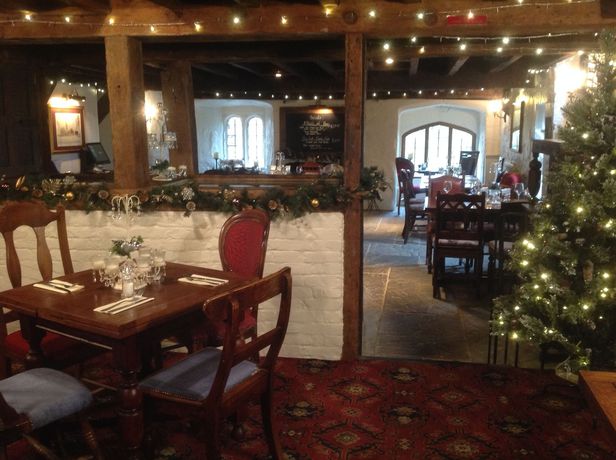 Imagen del bar/restaurante del Hotel The Old Mill, Salisbury. Foto 4