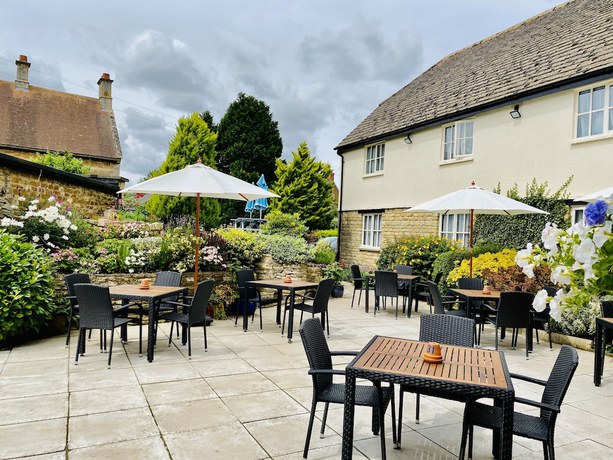 Imagen de los exteriores del Hotel The Old Pheasant. Foto 19