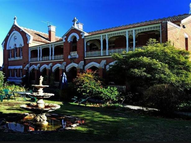 Imagen general del Hotel The Old Priory Hotel. Foto 1