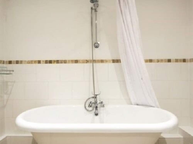 Imagen de la habitación del Hotel The Old Red Lion Inn. Foto 12