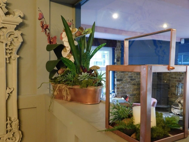 Imagen del bar/restaurante del Hotel The Old Red Lion Inn. Foto 7