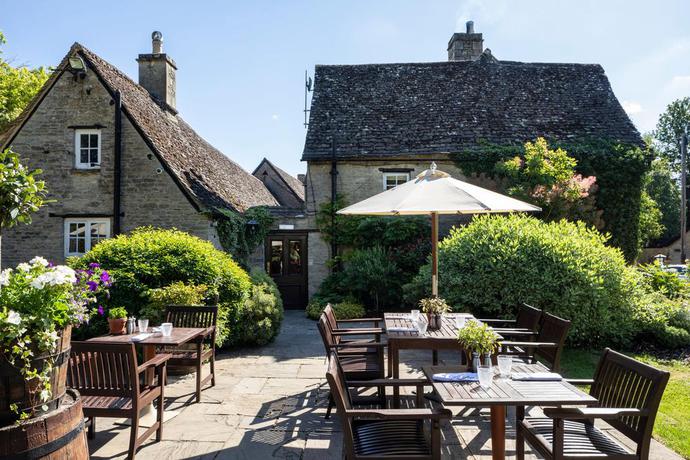 Imagen de los exteriores del Hotel The Old Swan And Mill. Foto 10