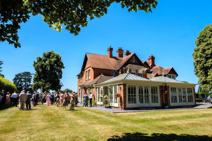 Imagen de los exteriores del Hotel The Old Vicarage Restaurant with Rooms. Foto 20