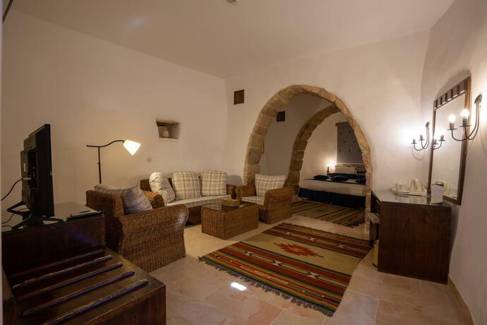 Imagen general del Hotel The Old Village & Resort. Foto 40