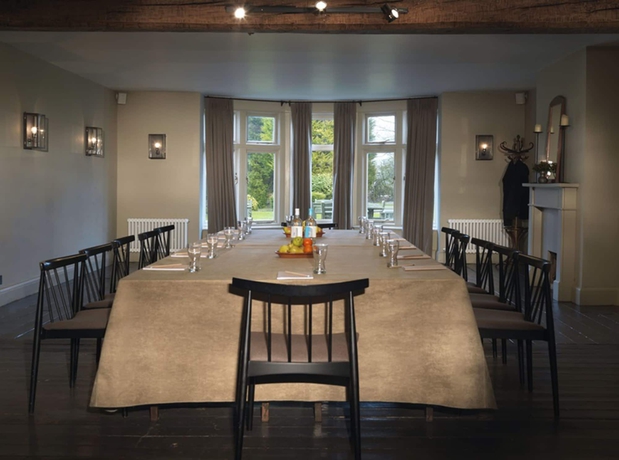 Imagen del bar/restaurante del Hotel The Olde Bell. Foto 5