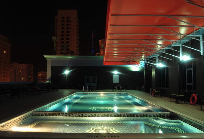 Imagen de la piscina del Hotel The Olive. Foto 16
