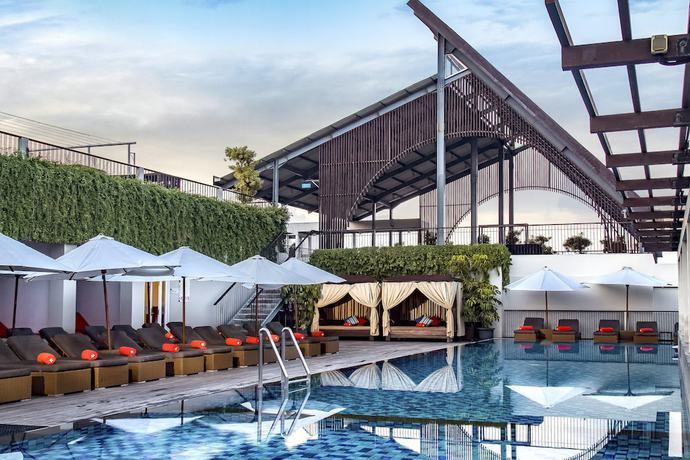 Imagen de la piscina del Hotel The One Legian. Foto 11