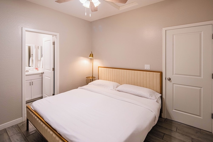 Imagen de la habitación del Hotel The One Luxury Stay with Pool and Gym. Foto 2