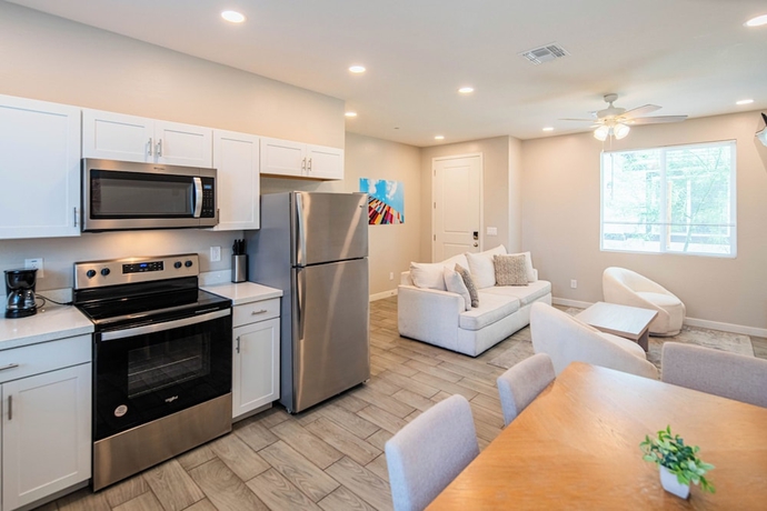 Imagen de la habitación del Hotel The One Luxury Stay with Pool and Gym. Foto 11