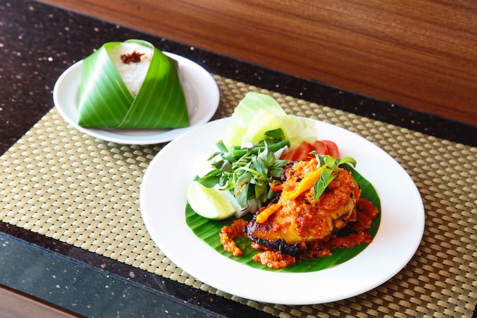 Imagen del bar/restaurante del Hotel The One Makassar. Foto 4