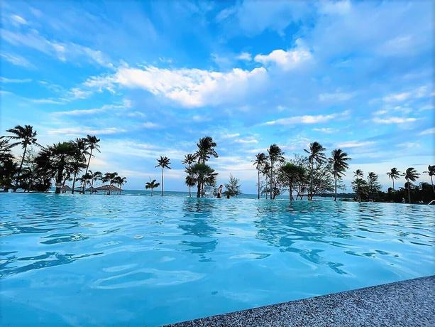 Imagen de la piscina del Hotel The One Resort Koh Rong. Foto 18
