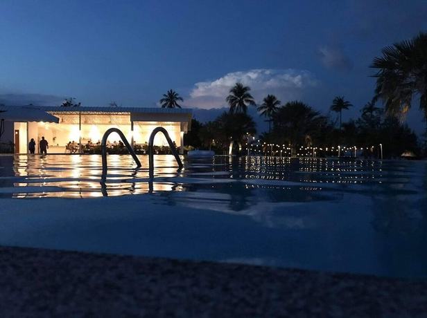 Imagen de la piscina del Hotel The One Resort Koh Rong. Foto 20